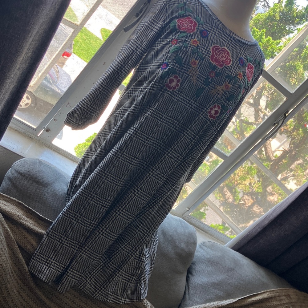 Chic Long Sleeve Plaid Dress with Floral Accents